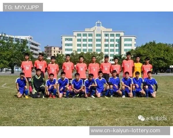 赞岐釜玉与福冈黄蜂的激烈对决展现足球魅力与团队精神 赞岐釜玉与福冈黄蜂的激烈对决展现足球魅力与团队精神